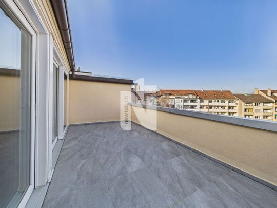 Charming 3.5-Zimmer-Attikawohnung with large balcony and direct lift access – over the rooftops of Basel - Foto 1
