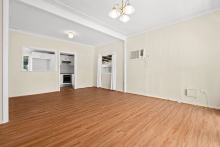 Delightful Light Filled Family Home - Photo 2