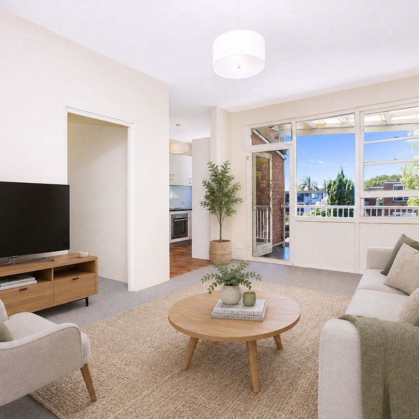 Top Floor Apartment with Lock Up Garage & Internal Laundry - Photo 1