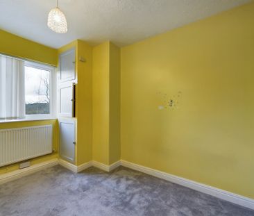 3 bedroom semi-detached to let - Photo 4