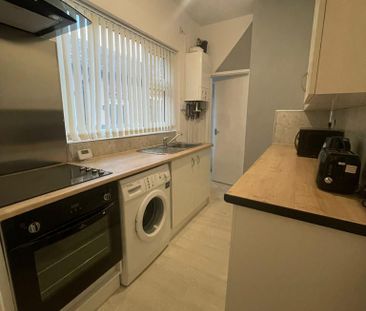 1 bedroom in a house share to rent - Photo 5
