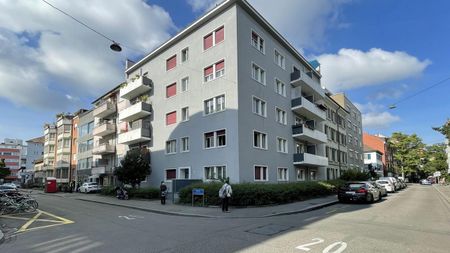 Gemütliche Wohnung in belebter Seitenstrasse - Photo 2