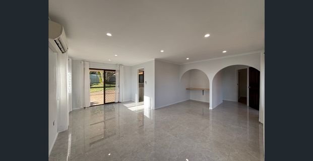 Beautiful Lowset Renovated 3 Bedrooms Home in Wishart! - Photo 1