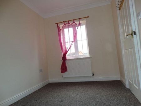 3 bedroom terraced house to rent - Photo 2