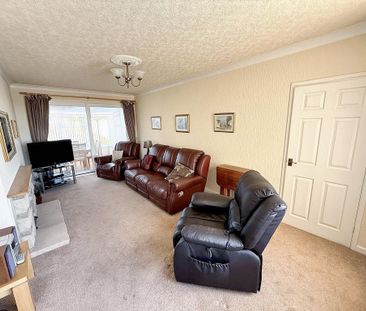 3 bedroom detached bungalow to rent - Photo 2