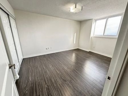 For Lease - 812 Burnhamthorpe Road Unit# 2007, Toronto, Ontario - Photo 4