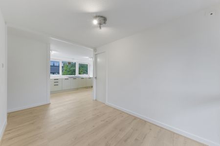 Ericcson Close, SW18, London - Photo 2