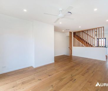 Modern, Triple Storey Townhouse with Multiple Outdoor Spaces in Pri... - Photo 1