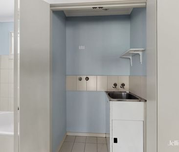 1/212 Pascoe Vale Road, Essendon, Vic 3040 - Photo 1