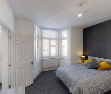 Double room with en-suite - £650pcm, deposit £650 in shared house : £600 per month - Photo 3