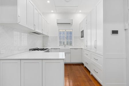 55 Brinawa Street, Camp Hill QLD 4152 - House For Rent | Domain - Photo 3