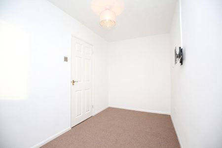 2 bedroom end of terrace house to rent - Photo 5