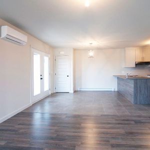 5 1/2 quadruplex Sherbrooke (Rock Forest) - 1ER DÉC. - Photo 2