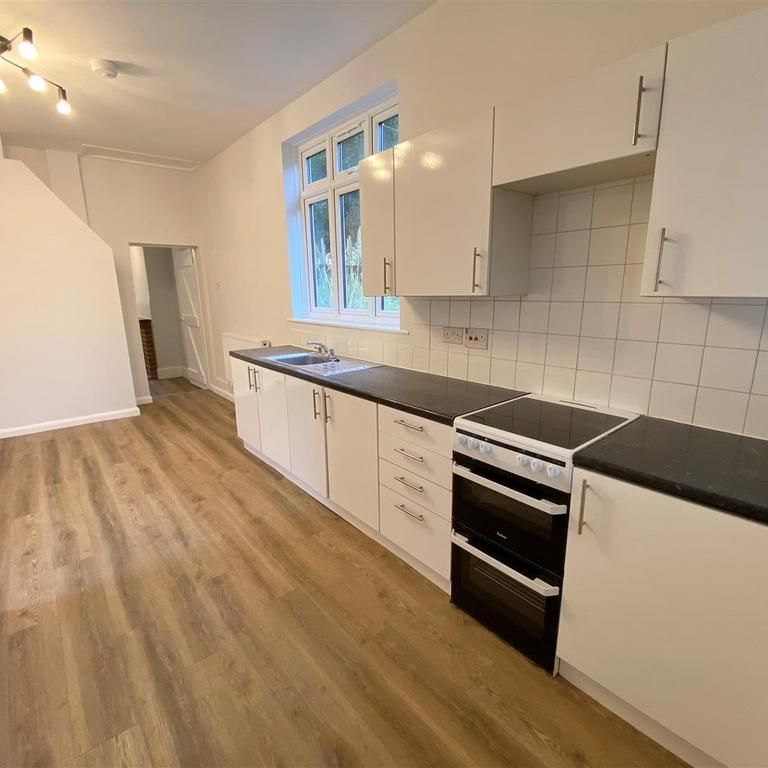 1 bedroom end of terrace house to rent - Photo 1