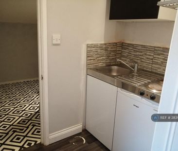 5 bedroom end of terrace house to rent - Photo 6