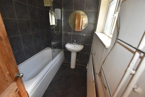 3 bedroom terraced house to rent - Photo 1
