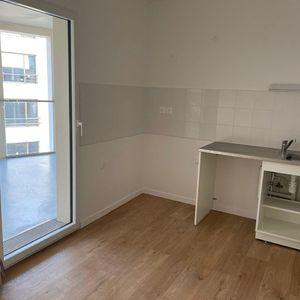 33800 BORDEAUX - STUDIO AVEC BALCON - Photo 2