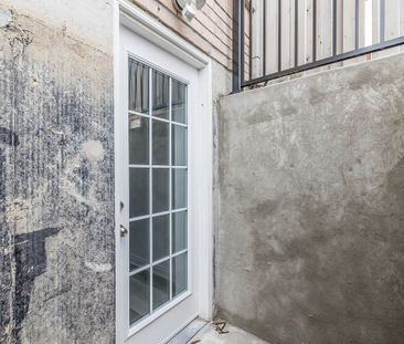 For Lease - 1 Huron Lane, Bradford West Gwillimbury, Ontario - Photo 2