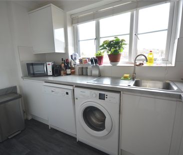 Firle Court, Yeomanry Close, Epsom, Surrey, KT17 4DD - Photo 5