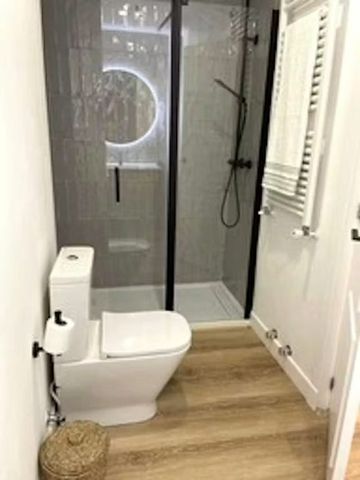 Calle de Fuencarral, Madrid, Community of Madrid 28004 - Photo 5