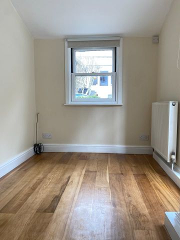 2 Bed Flat, Chesham Road, BN2 - Photo 3