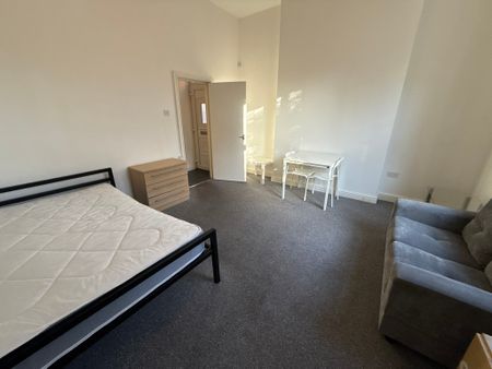 1 bedroom to let - Photo 3