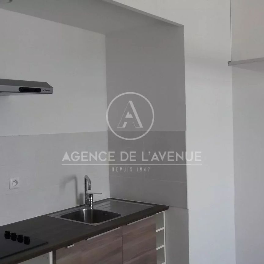 Location Appartement 1 pièce 26m² MARSEILLE 8ème - Photo 1
