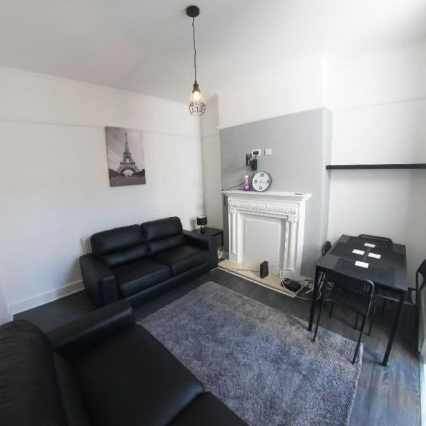 Room in a Shared House, Clifton Road East, L6 - Photo 1