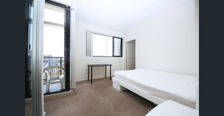 Furnished Modern Apartment with City View - Photo 2