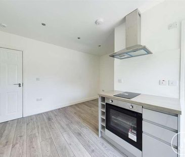 Chapel Hill, Morley, Leeds, LS27 - Photo 1