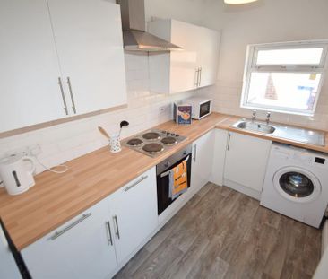 4 bedroom terraced house to rent - Photo 4