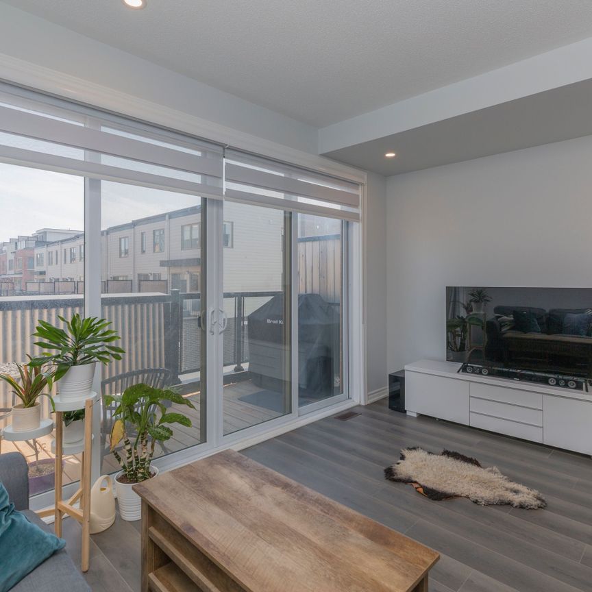 For Lease - 1434 Hemlock Road, Manor Park - Cardinal Glen and Area, Ontario - Photo 1