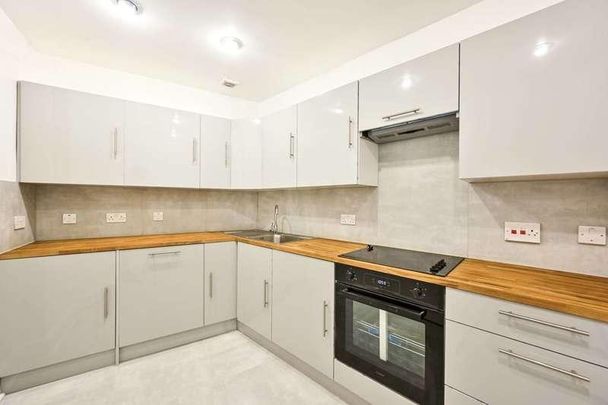 Cromwell Crescent, Kensington, SW5 - Photo 1