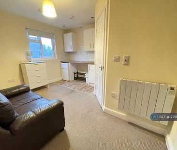 1 bedroom in a house share to rent - Photo 4