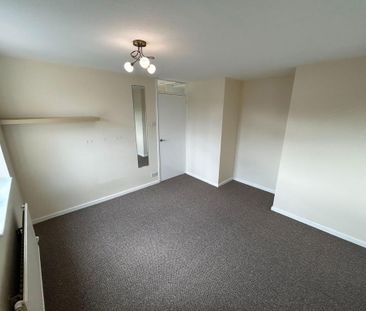 2 bedroom end of terrace house to rent - Photo 4