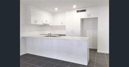 NEW 3 BEDROOM 2 BATHROOM TOWNHOUSE WITH POOL IN COMPLEX - Photo 3