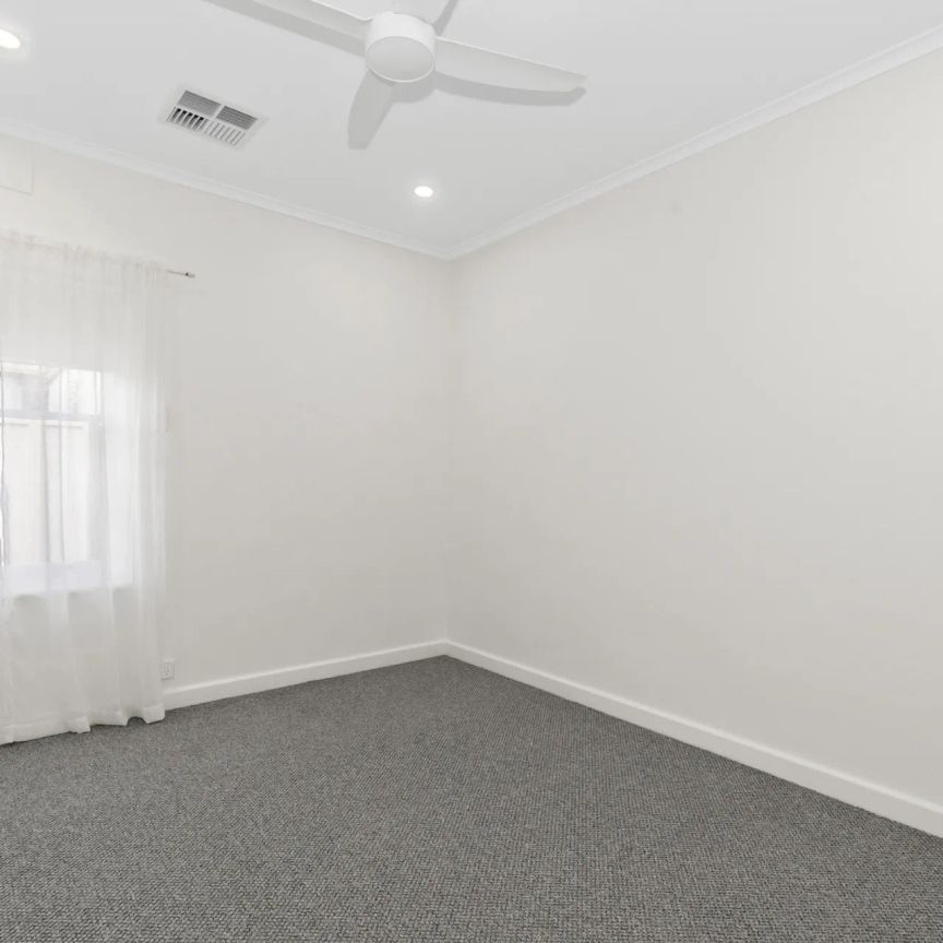 Ideal Beachside Lifestyle - Immaculately Renovated Two Bedroom Unit - Photo 1