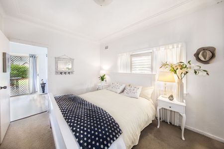 Curl Curl, 27 Griffin Road - Photo 3