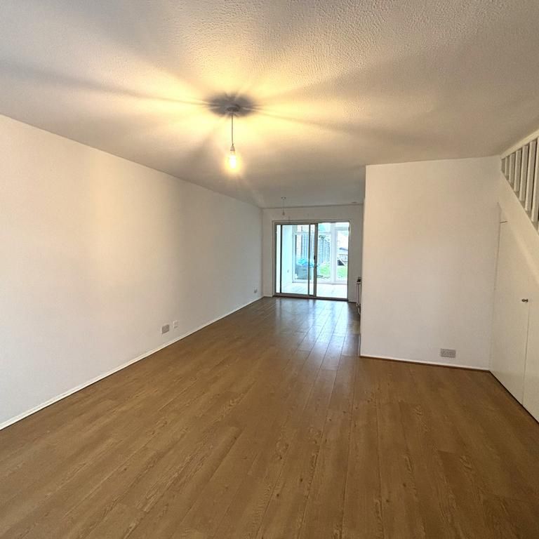 3 bedroom terraced house to rent - Photo 1