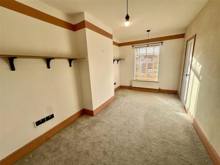 2 bedroom end of terrace house to rent - Photo 3