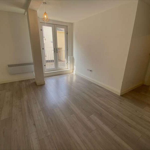 Cedar Apartment, North Street, CO10 - Photo 1