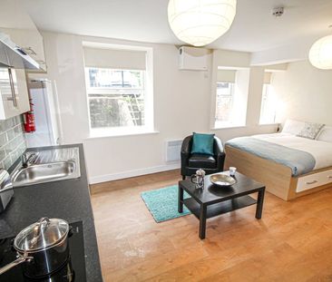 Apt 1, 47-49 East Parade - Photo 1