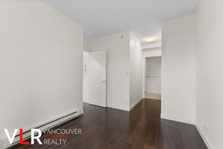 Penthouse in Downtown Vancouver, BC - Photo 4