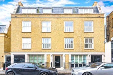 Interior designed to an exceptional standard, a stunning two bedroom apartment with direct lift access, two private terraces and wooden floors throughout, in a prime Chelsea location. - Photo 3