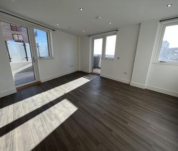 3 bedroom apartment to rent - Photo 2