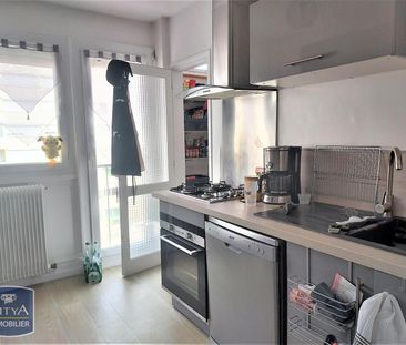 Location Appartement 4 pièces 77m² CHALON SUR SAONE 71100 - Photo 6