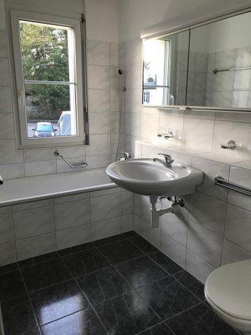 Tolle Wohnung mit Balkon zu vermieten ... - Foto 4
