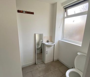 7 Bed Maisonette, Kitchener Road, E17 - Photo 4