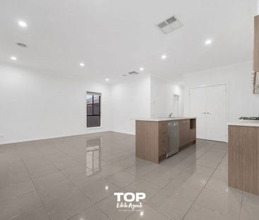 Beautiful Four-Bedroom Family Home in the Heart of Clyde!! - Photo 3