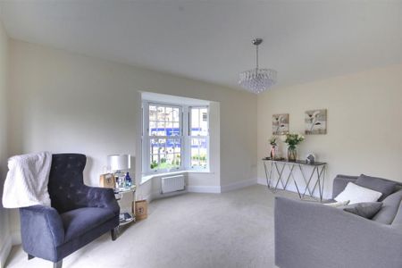 3 bedroom end of terrace house to rent - Photo 2